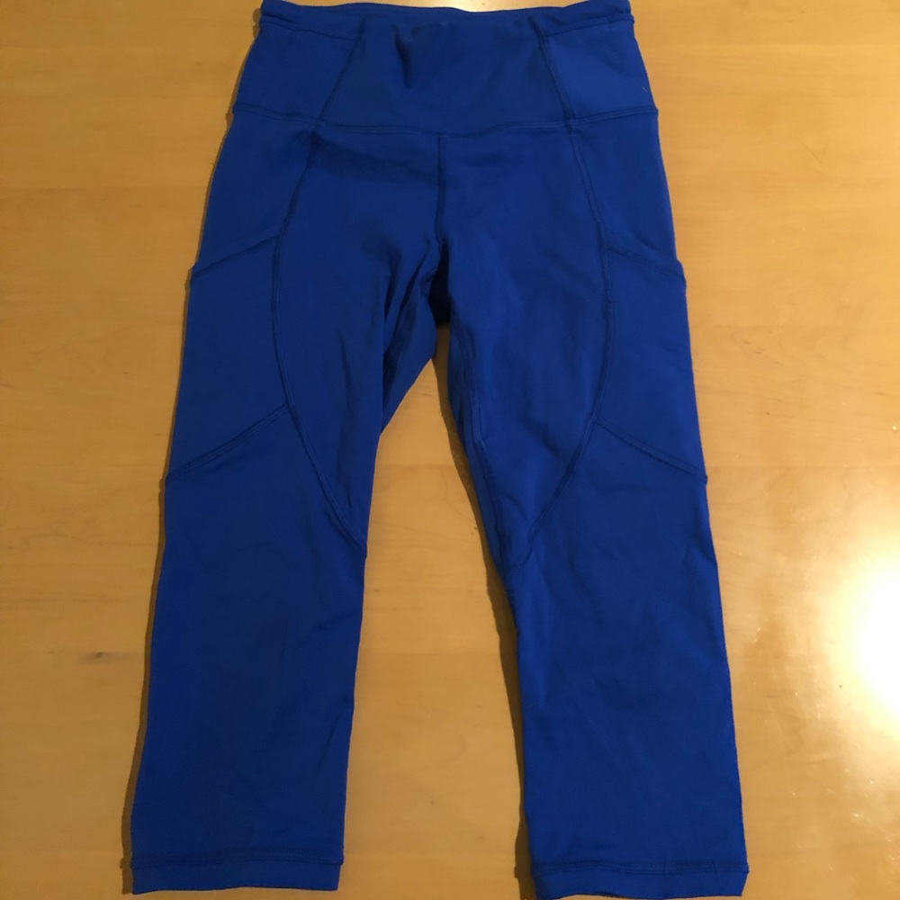 Cropped blue lululemon leggings